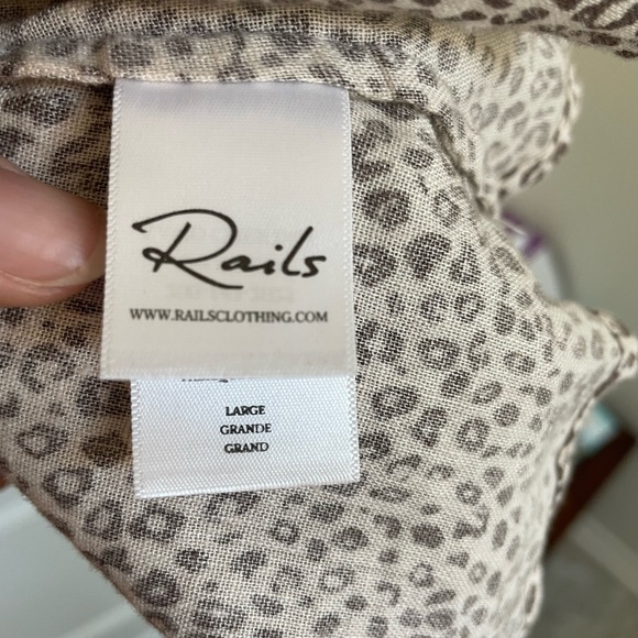 Rails Linen Leopard Print Ruffle Hem Tunic - Picture 6 of 7